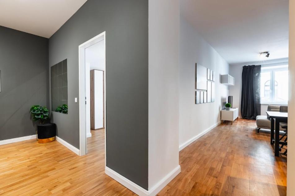 Authentic Apartment Next To Schwedenplatz Vienna Esterno foto