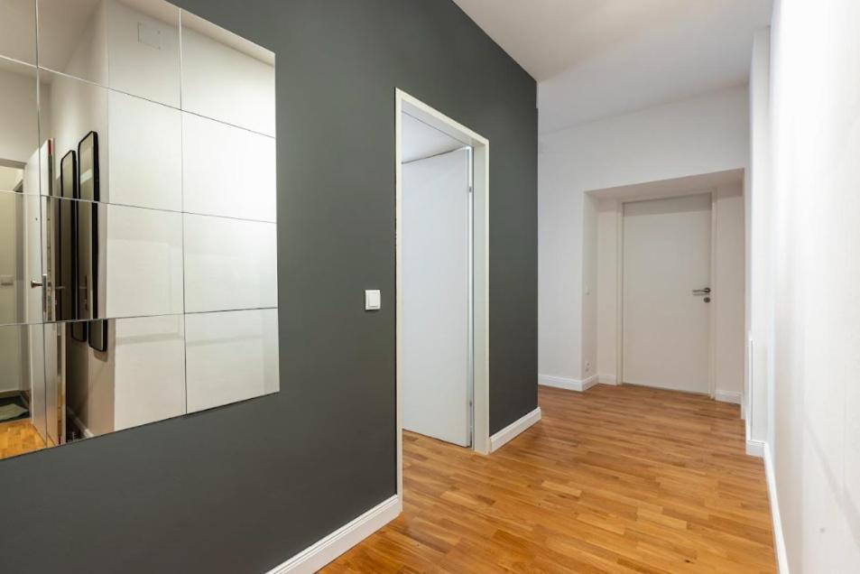 Authentic Apartment Next To Schwedenplatz Vienna Esterno foto